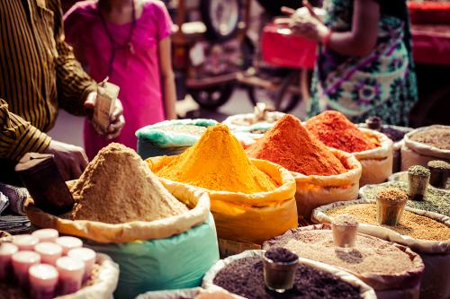 Bazar z przyprawami w Indiach