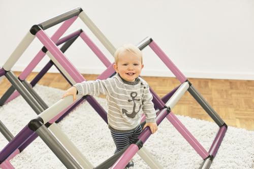 Jongen met QUADRO Adventure Home Berry