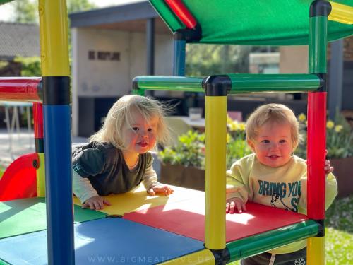 Two boys on QUADRO jungle gym