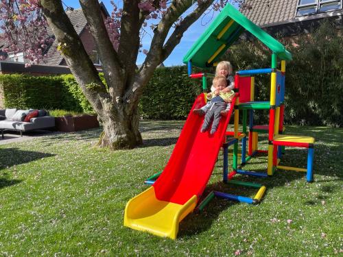 Two brothers on a QUADRO slide