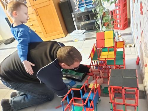 Vater und Sohn bauen miniQUADRO