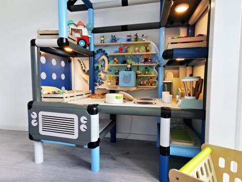 Play kitchen